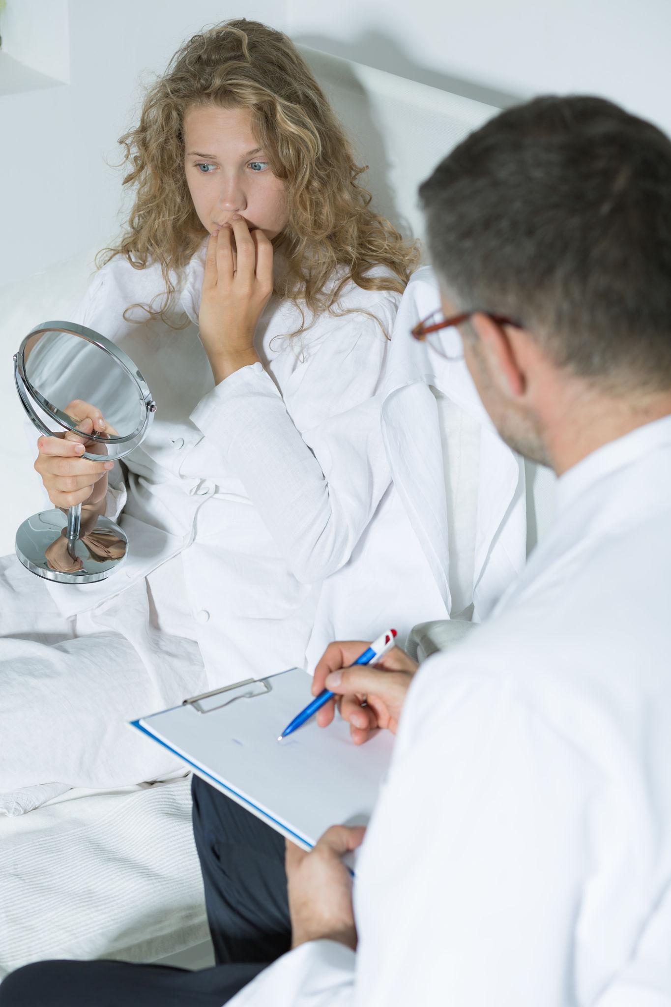Doctor Check Petient